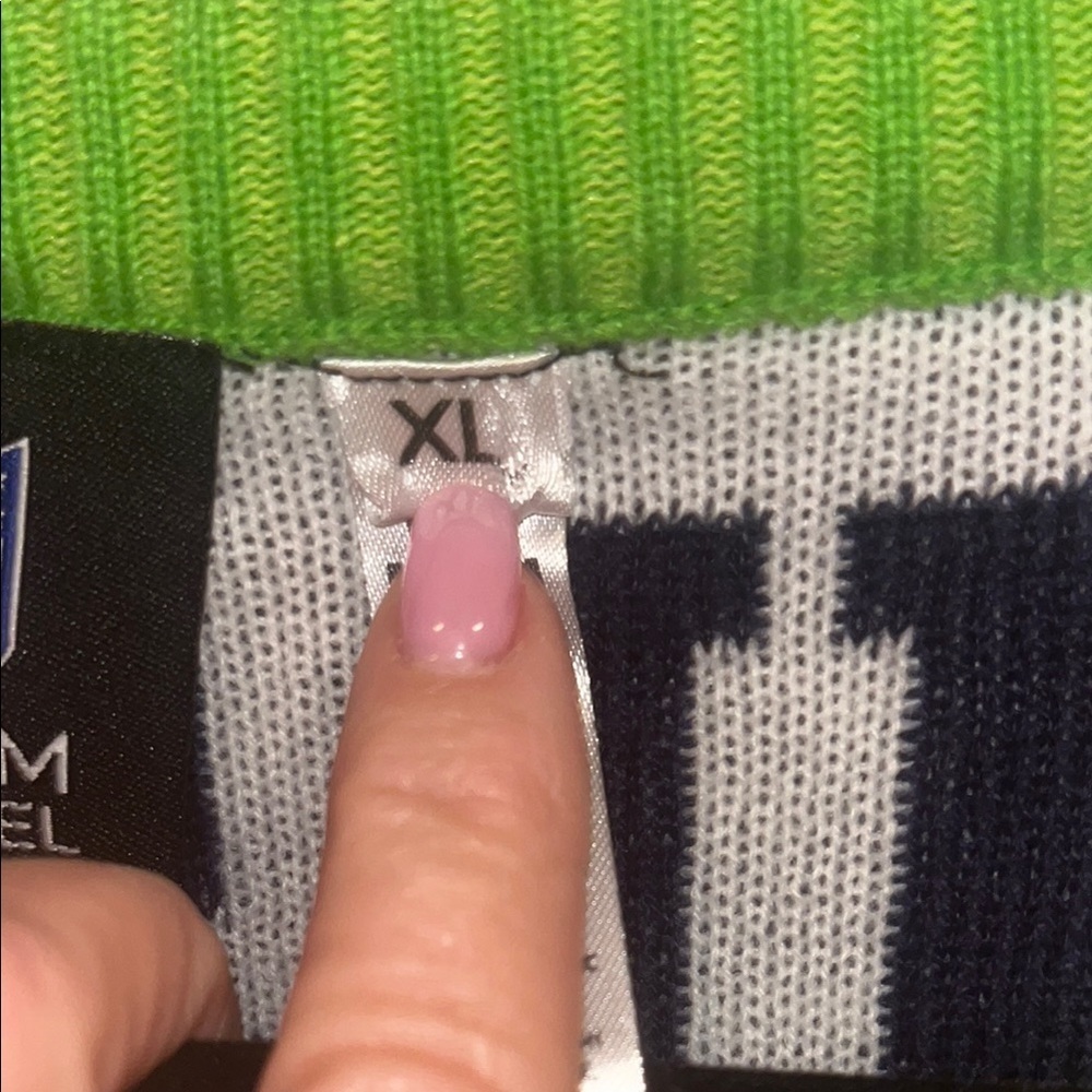 Seattle Seahawks Green and Blue #3 Wilson Sweater SZ XL - Picture 4 of 10
